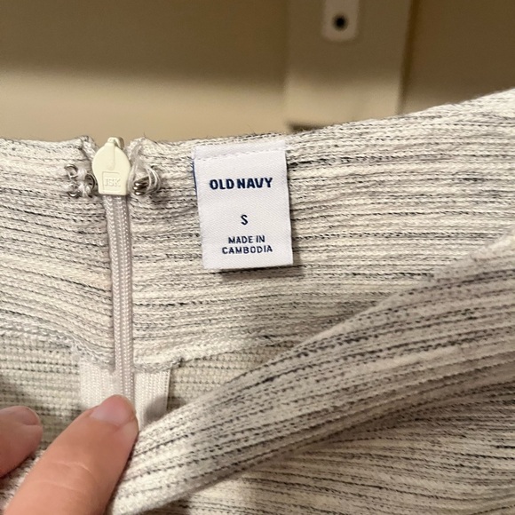 Old Navy Gray Long Sleeve Dress - Picture 5 of 5